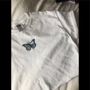 custom cropped butterfly tee